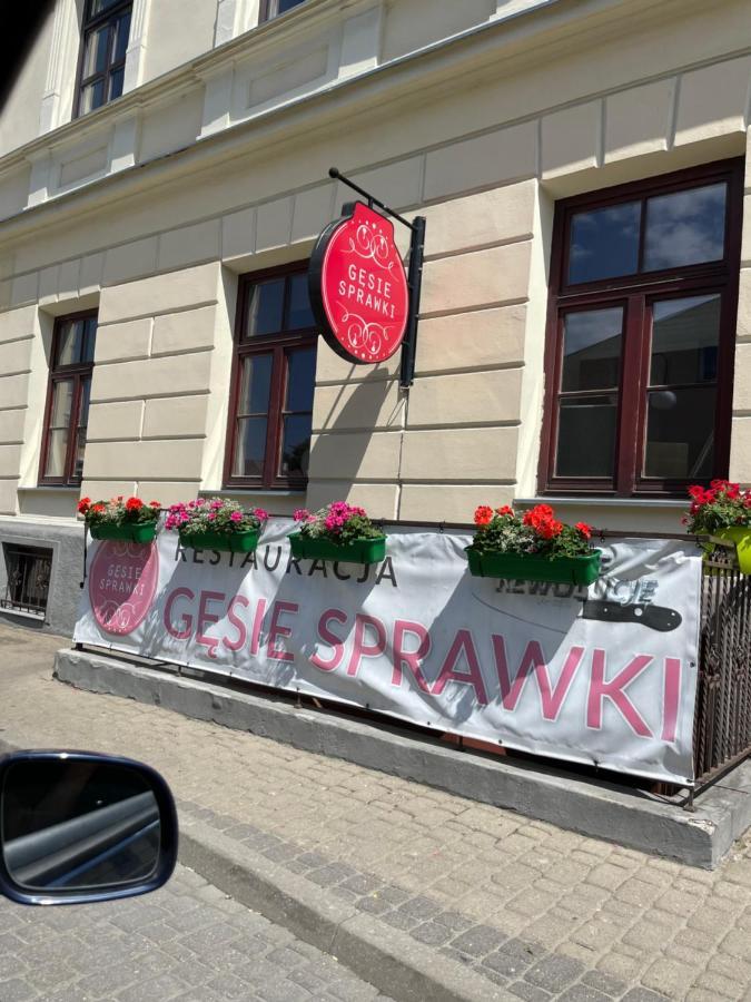 Apartamenty Luczkowskiego Z Widokiem Na Studnie 2 Chelm Ngoại thất bức ảnh